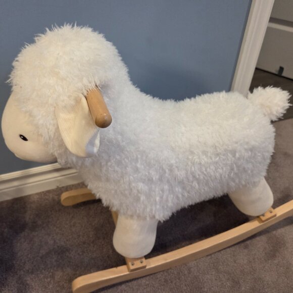 Rocking lamb - Picture 2 of 3